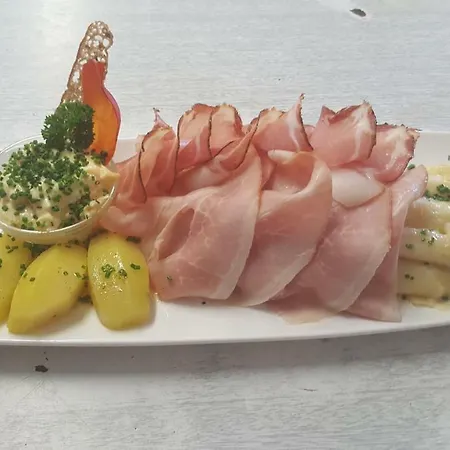Berggasthof Blosegg * Racines